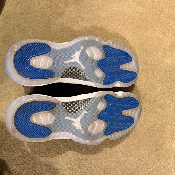 Jordan 11 Retro Low Space Jam - Picture 7 of 10